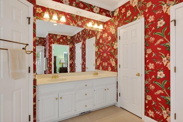 1429 Kings Lynn Road, Stoughton, WI 53589