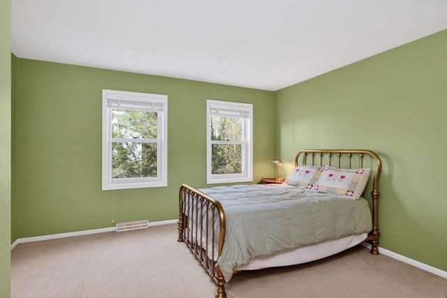 1429 Kings Lynn Road, Stoughton, WI 53589