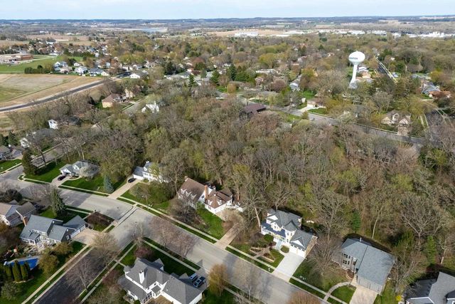 1429 Kings Lynn Road, Stoughton, WI 53589