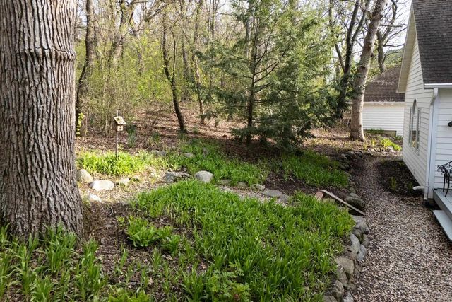 1429 Kings Lynn Road, Stoughton, WI 53589