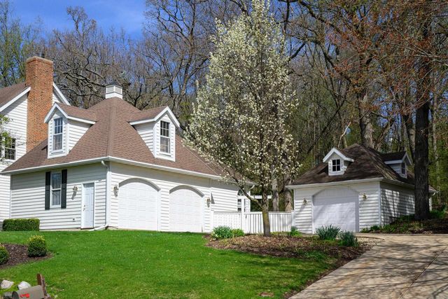 1429 Kings Lynn Road, Stoughton, WI 53589