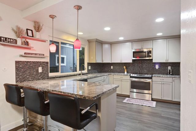 1017 Hamlet Ct, Stockton, CA 95209