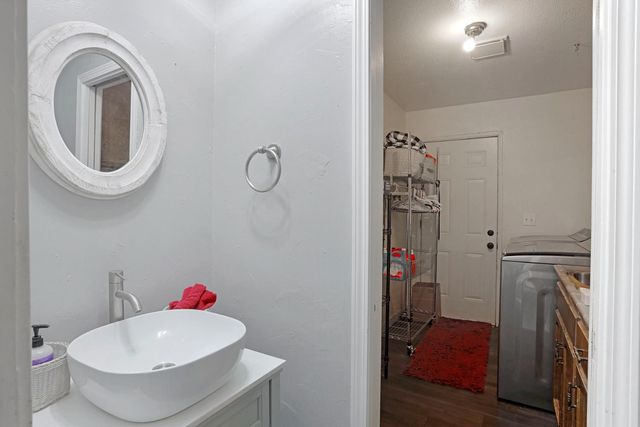 1017 Hamlet Ct, Stockton, CA 95209