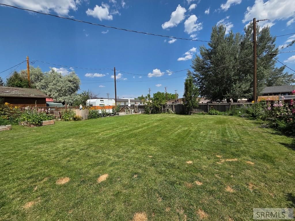 Image 14 of property listing at 904 Edwards Street, Salmon, ID 83467