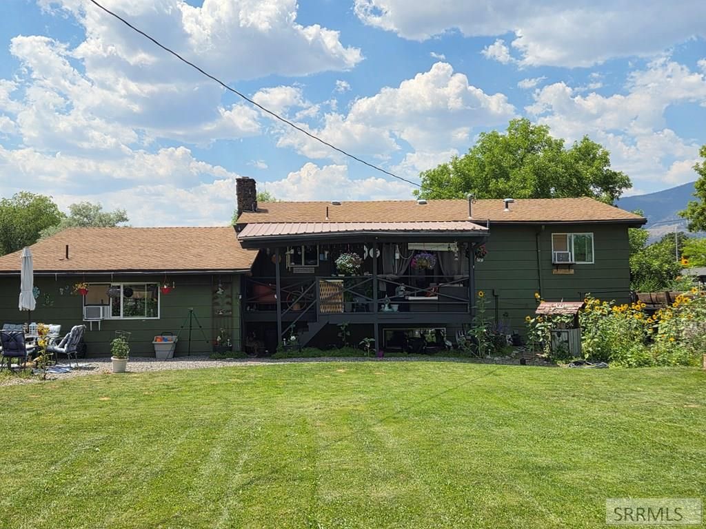 Image 5 of property listing at 904 Edwards Street, Salmon, ID 83467