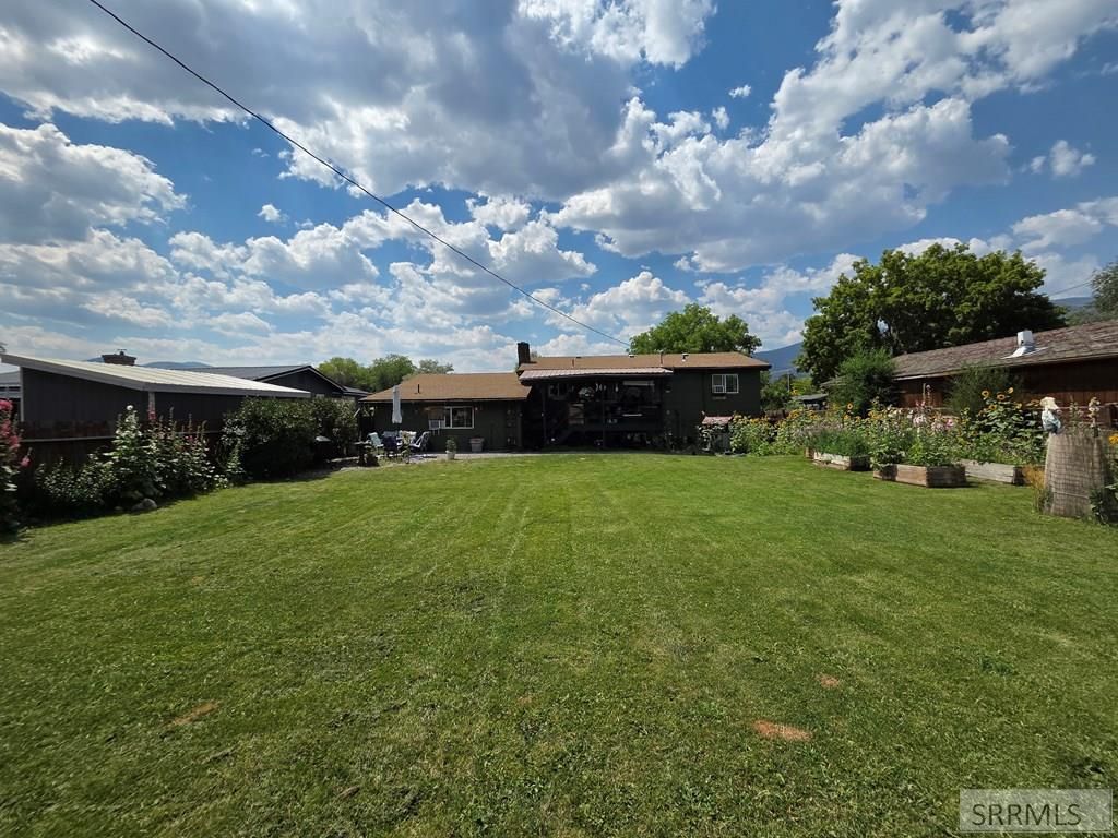 Image 6 of property listing at 904 Edwards Street, Salmon, ID 83467