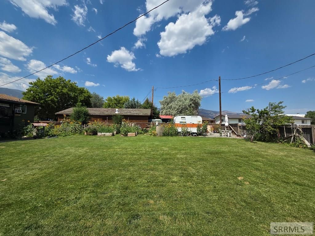 Image 7 of property listing at 904 Edwards Street, Salmon, ID 83467