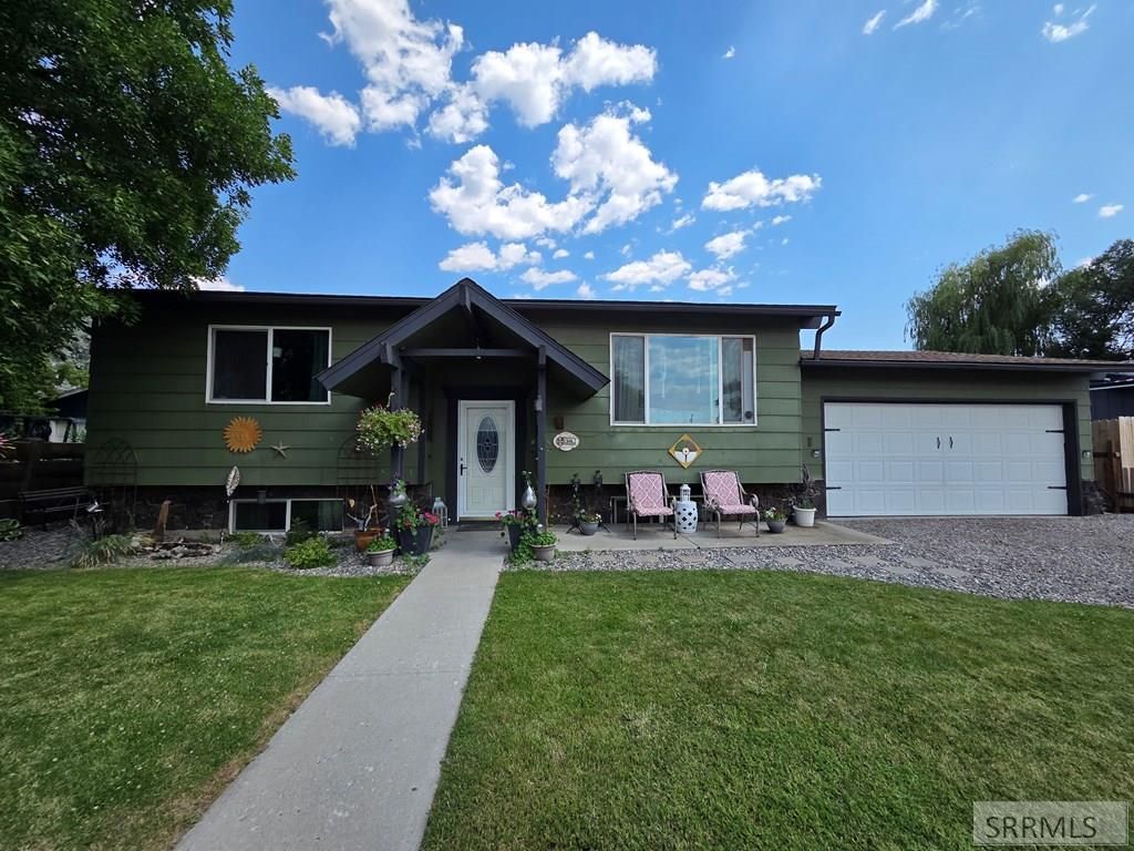Image 75 of property listing at 904 Edwards Street, Salmon, ID 83467