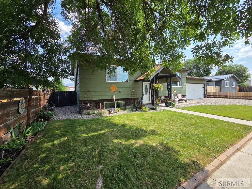 Image 76 of property listing at 904 Edwards Street, Salmon, ID 83467