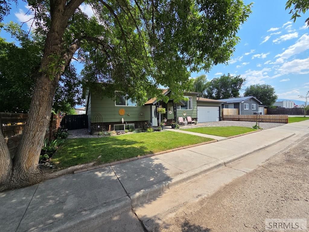 Image 77 of property listing at 904 Edwards Street, Salmon, ID 83467