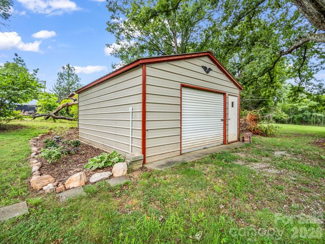 1264 Piney Ridge Road, Forest City, NC 28043