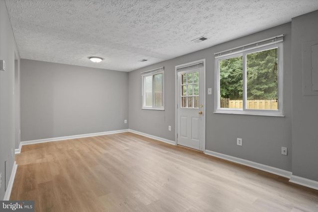 8353 FERN LEAF CT, Springfield, VA 22153