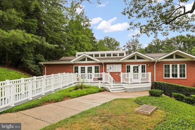 8353 FERN LEAF CT, Springfield, VA 22153