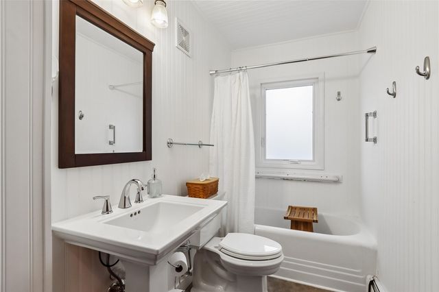 1405 W Benton St, Iowa City, IA 52246