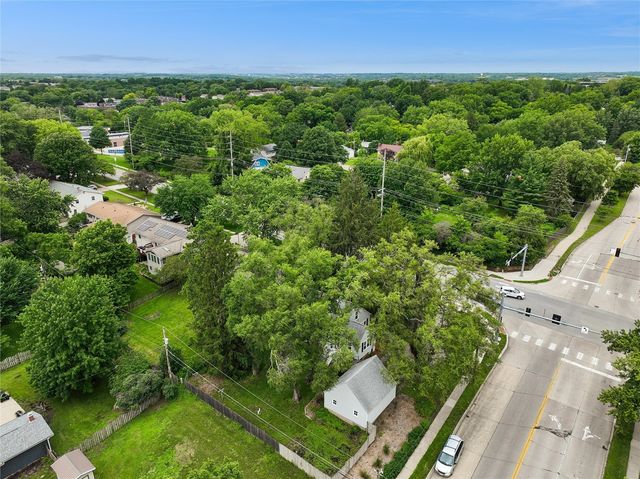 1405 W Benton St, Iowa City, IA 52246