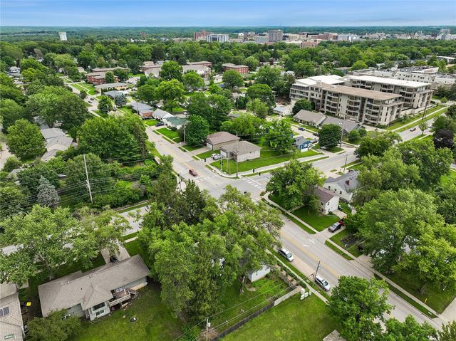 1405 W Benton St, Iowa City, IA 52246