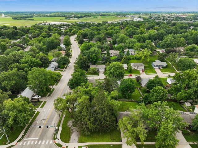 1405 W Benton St, Iowa City, IA 52246