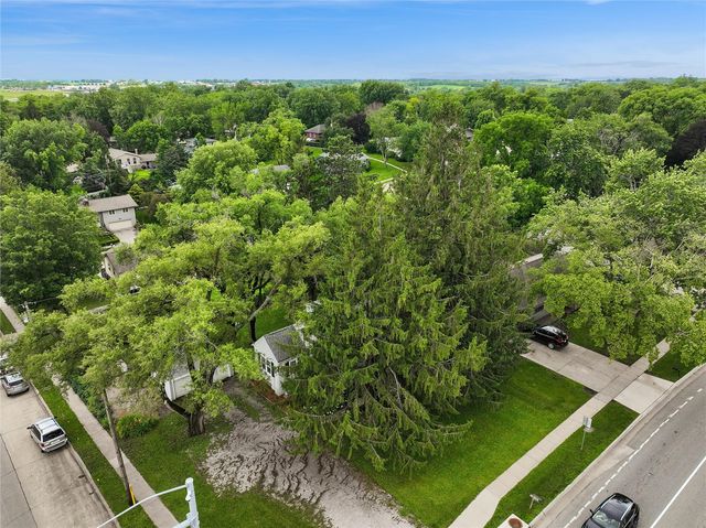 1405 W Benton St, Iowa City, IA 52246