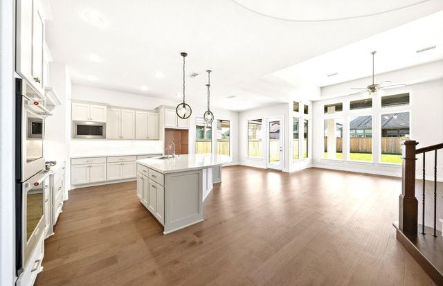 9730 Roaring River Falls Lane, Porter, TX 77365