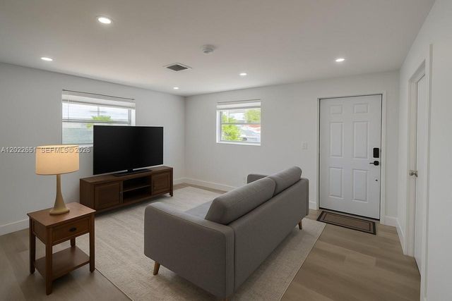 2608 NW 3rd Street, Pompano Beach, FL 33069