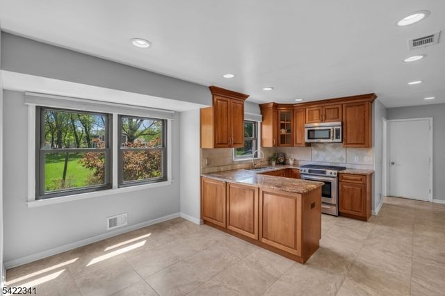 363 Rolling Knolls Way, Bridgewater Twp., NJ 08807
