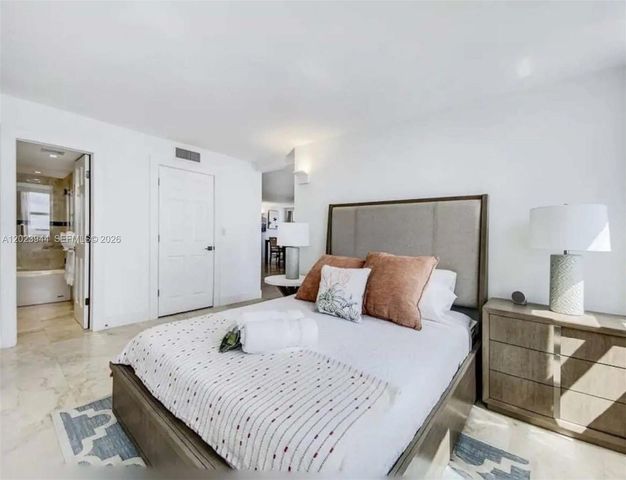 209 N Fort Lauderdale Beach Blvd 5B, Fort Lauderdale, FL 33304