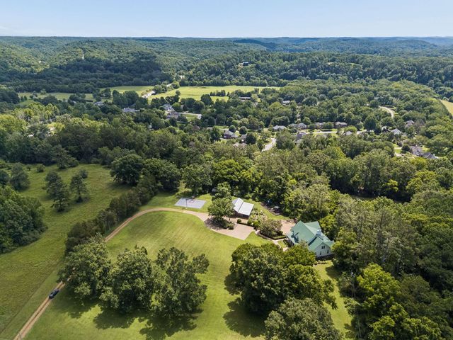 324 E Kingston Springs Rd, Kingston Springs, TN 37082