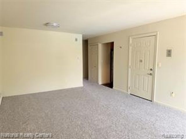 4913 Crooks Road G4, Royal Oak, MI 48073