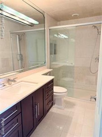 4913 Crooks Road G4, Royal Oak, MI 48073