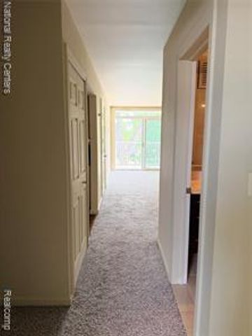 4913 Crooks Road G4, Royal Oak, MI 48073