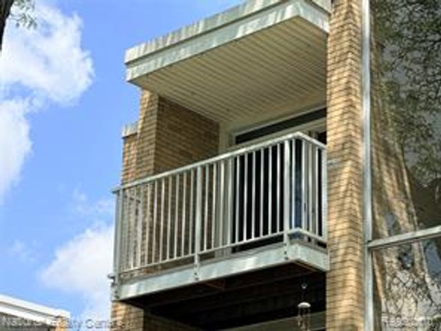 4913 Crooks Road G4, Royal Oak, MI 48073