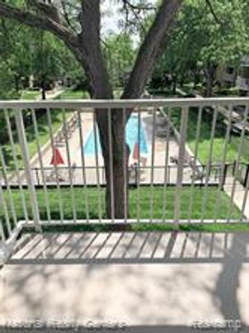 4913 Crooks Road G4, Royal Oak, MI 48073