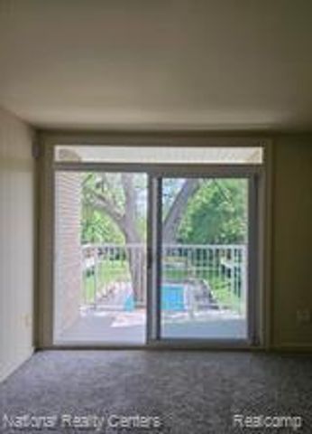 4913 Crooks Road G4, Royal Oak, MI 48073