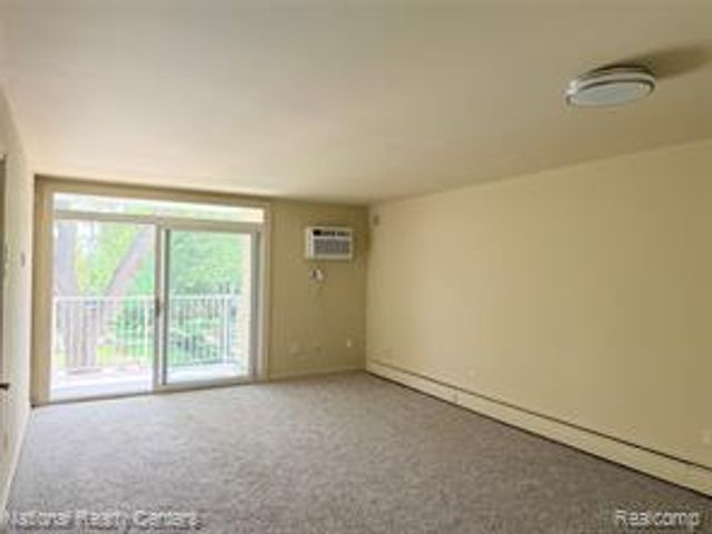4913 Crooks Road G4, Royal Oak, MI 48073