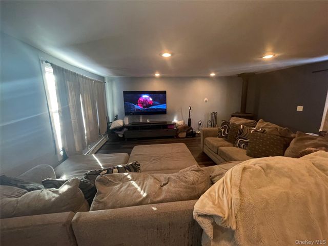 261 Titusville Road, Poughkeepsie, NY 12603