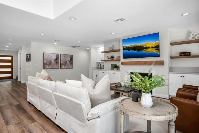 4024 Cayente Way, Sacramento, CA 95864