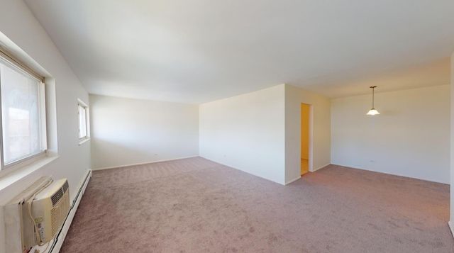 693 E Fullerton Avenue 203, Glendale Heights, IL 60139