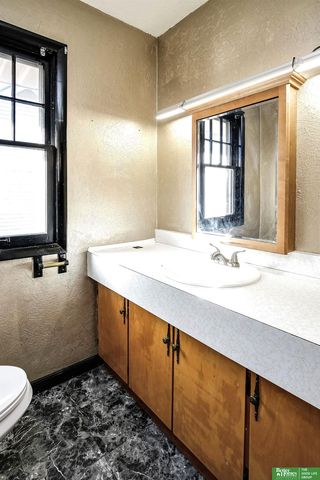 6120 Manderson Street, Omaha, NE 68104