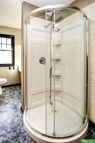 6120 Manderson Street, Omaha, NE 68104