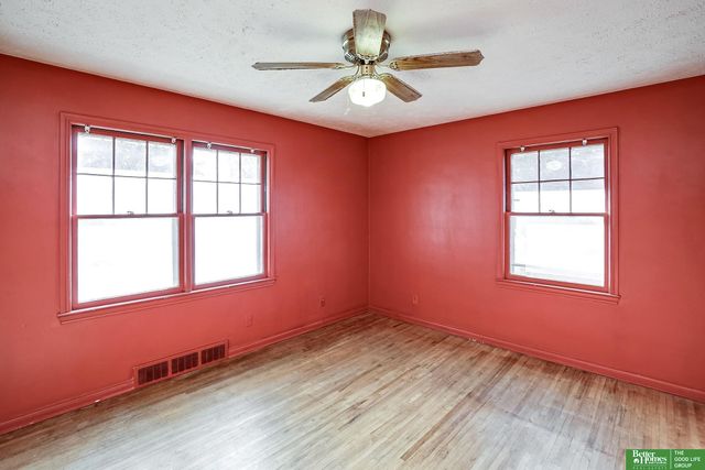 6120 Manderson Street, Omaha, NE 68104