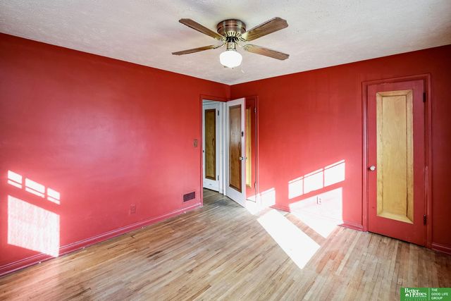 6120 Manderson Street, Omaha, NE 68104