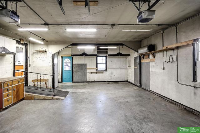 6120 Manderson Street, Omaha, NE 68104