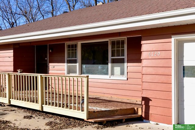 6120 Manderson Street, Omaha, NE 68104