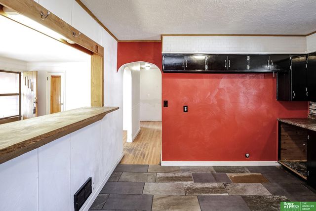 6120 Manderson Street, Omaha, NE 68104