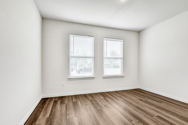 419 E Hull Street, Denison, TX 75021