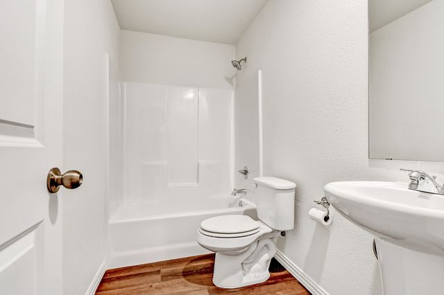 419 E Hull Street, Denison, TX 75021