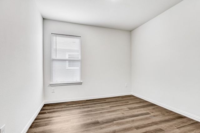 419 E Hull Street, Denison, TX 75021