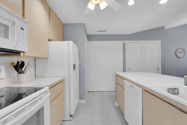 1228 NW Sun Terrace Circle B, Port St. Lucie, FL 34986