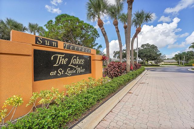 1228 NW Sun Terrace Circle B, Port St. Lucie, FL 34986
