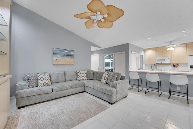 1228 NW Sun Terrace Circle B, Port St. Lucie, FL 34986